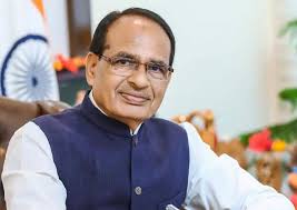Union Agriculture Minister Shivraj Singh Chouhan Conducts Surprise Inspection of Raisen Farms; Expresses Anger Over Crop Damage, Vows Strict Action Against Guilty Company