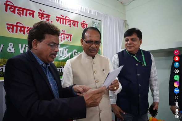 Union Agriculture Minister Shivraj Singh Chouhan Encourages Farmers to Adopt Modern and Climate-Smart Farming During Visit to Gondia KVK